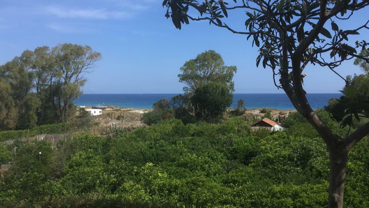 Casa Sulla Spiaggia- Mortelle メッシーナ エクステリア 写真