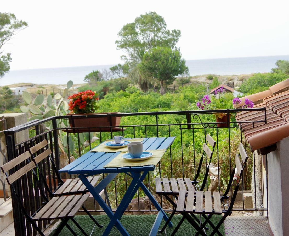 Casa Sulla Spiaggia- Mortelle メッシーナ エクステリア 写真